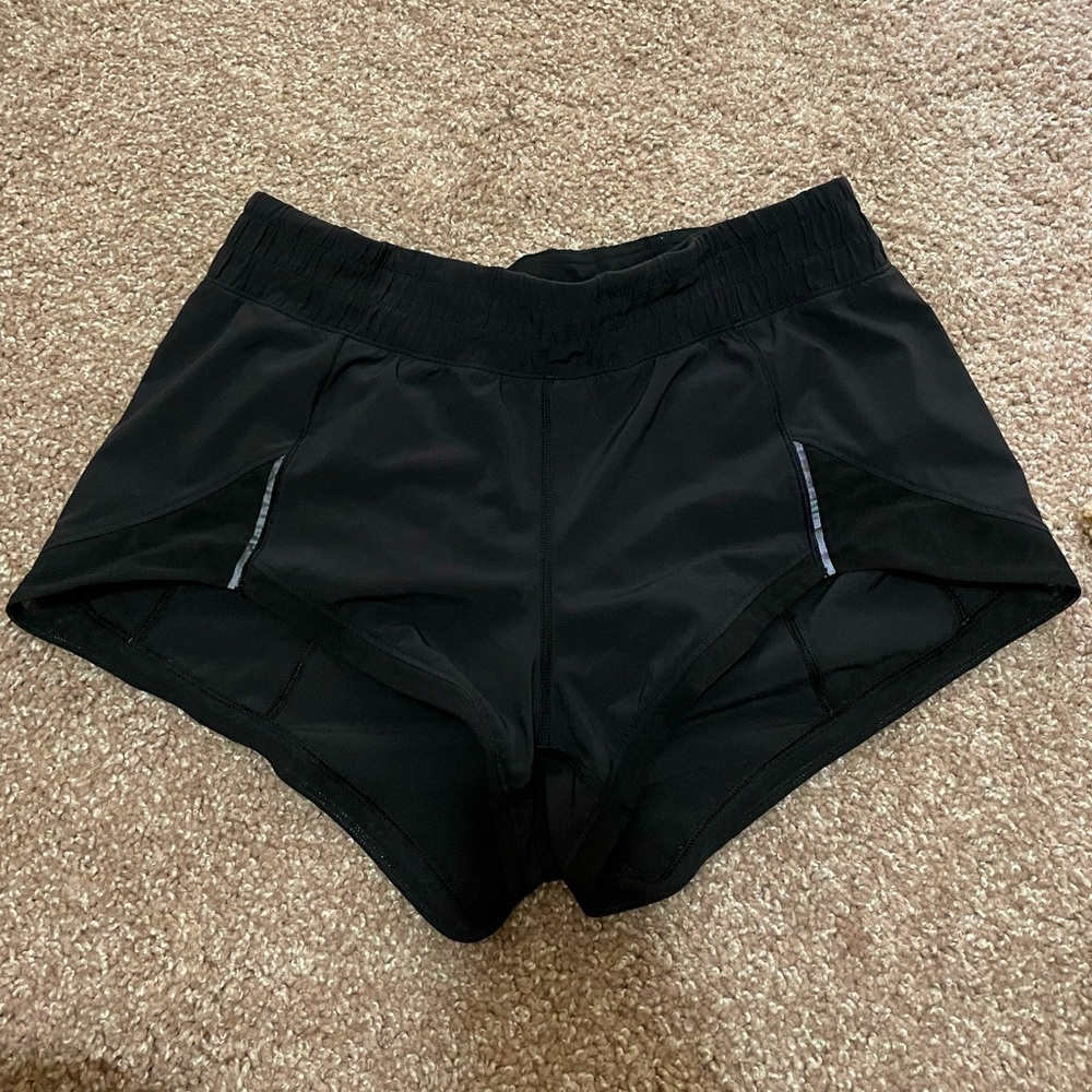 lululemon hotty hot shorts!!